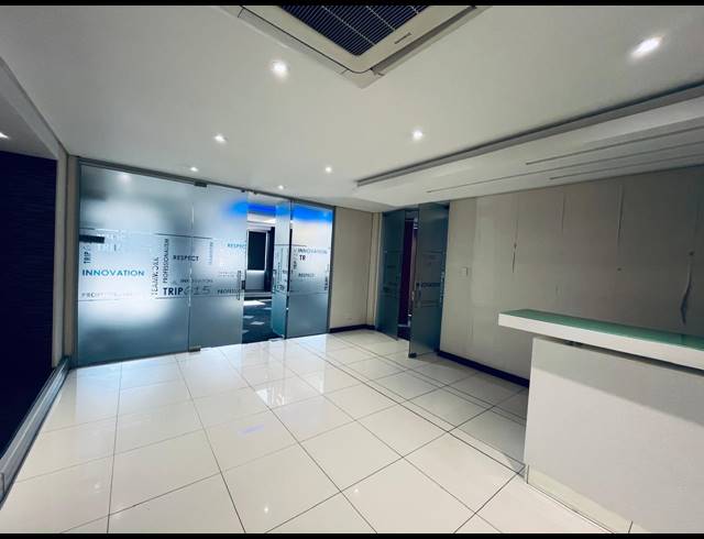 1,602M² OFFICE TO LET IN HALFWAY HOUSE